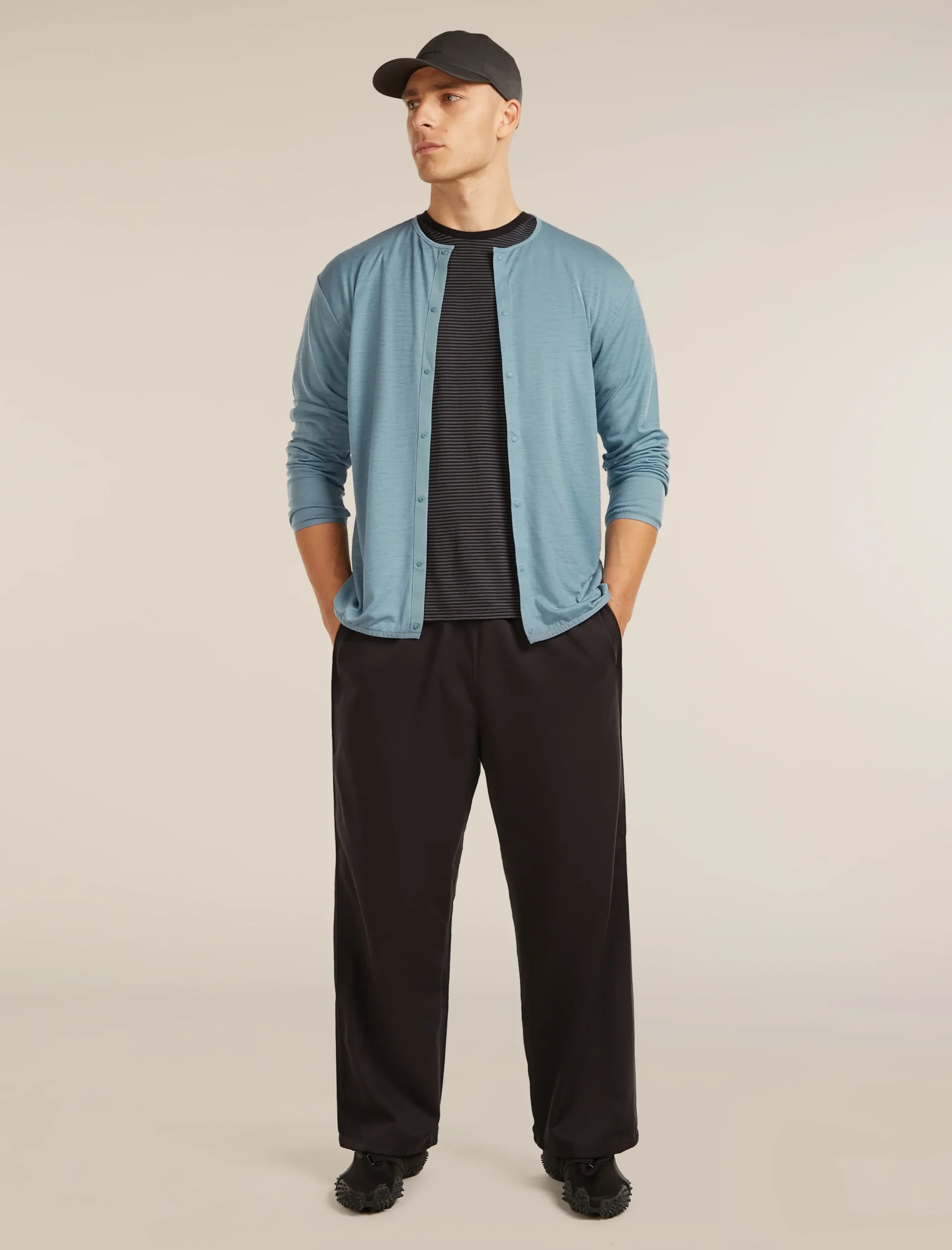 150 Cardigan mit Rundhalsausschnitt