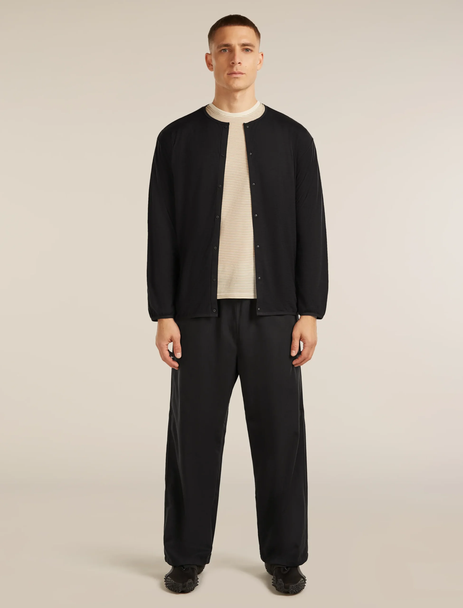 150 Cardigan mit Rundhalsausschnitt