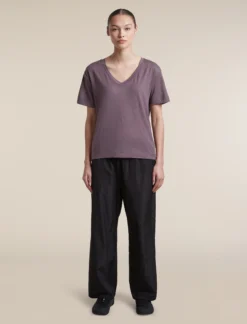 150 Tech Lite Relaxed T-Shirt mit V-Ausschnitt