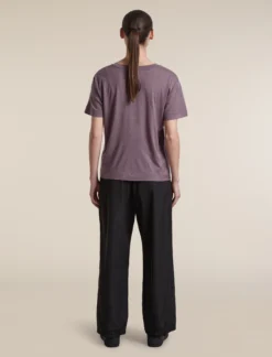 150 Tech Lite Relaxed T-Shirt mit V-Ausschnitt