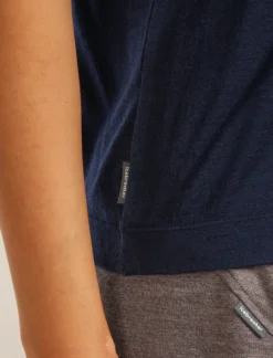 150 Tech Lite Relaxed T-Shirt mit V-Ausschnitt