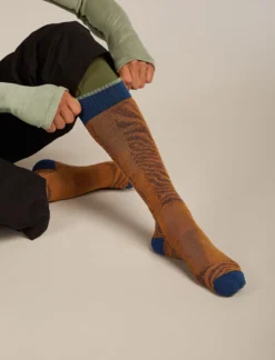 Men Ski+ Kniehohe Socken Mountain Contour